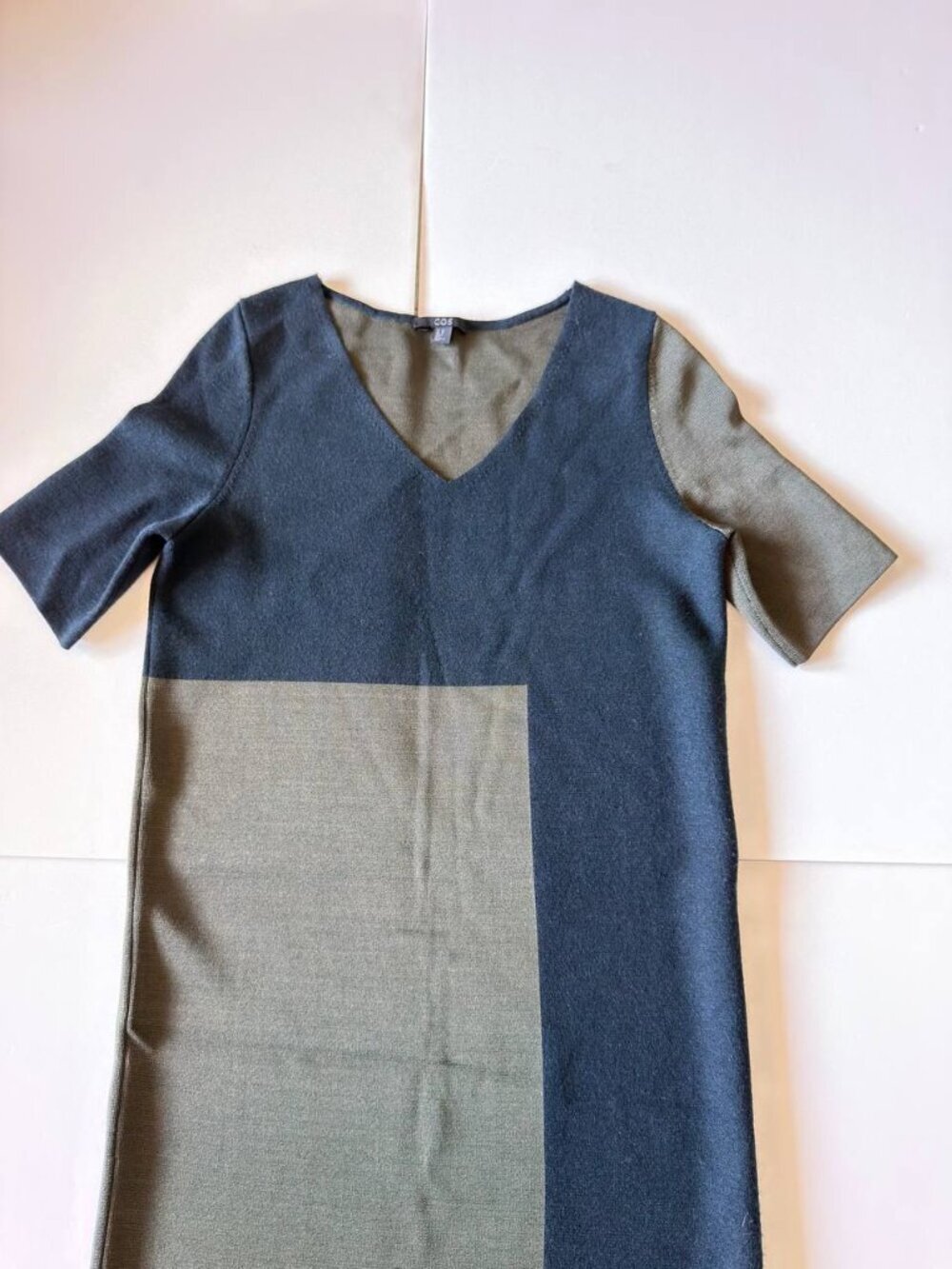 COS Color Block Knit Dress – Women’s Size S - Picture 4 of 15